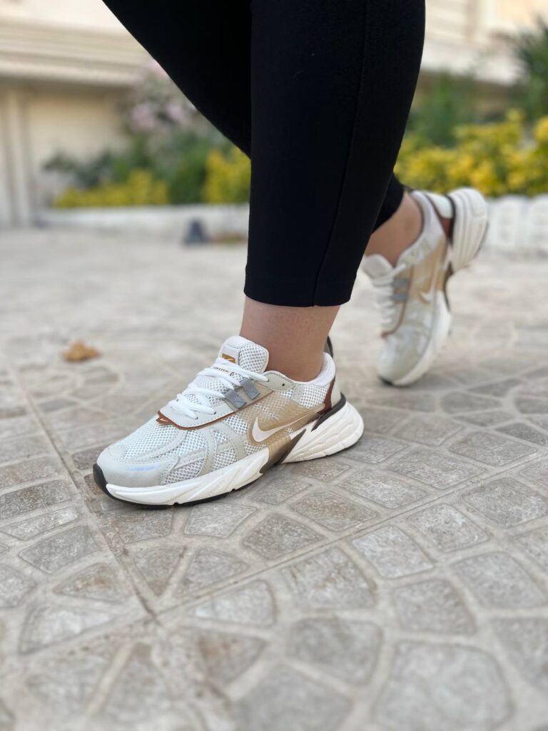 نایکی v2k موکا