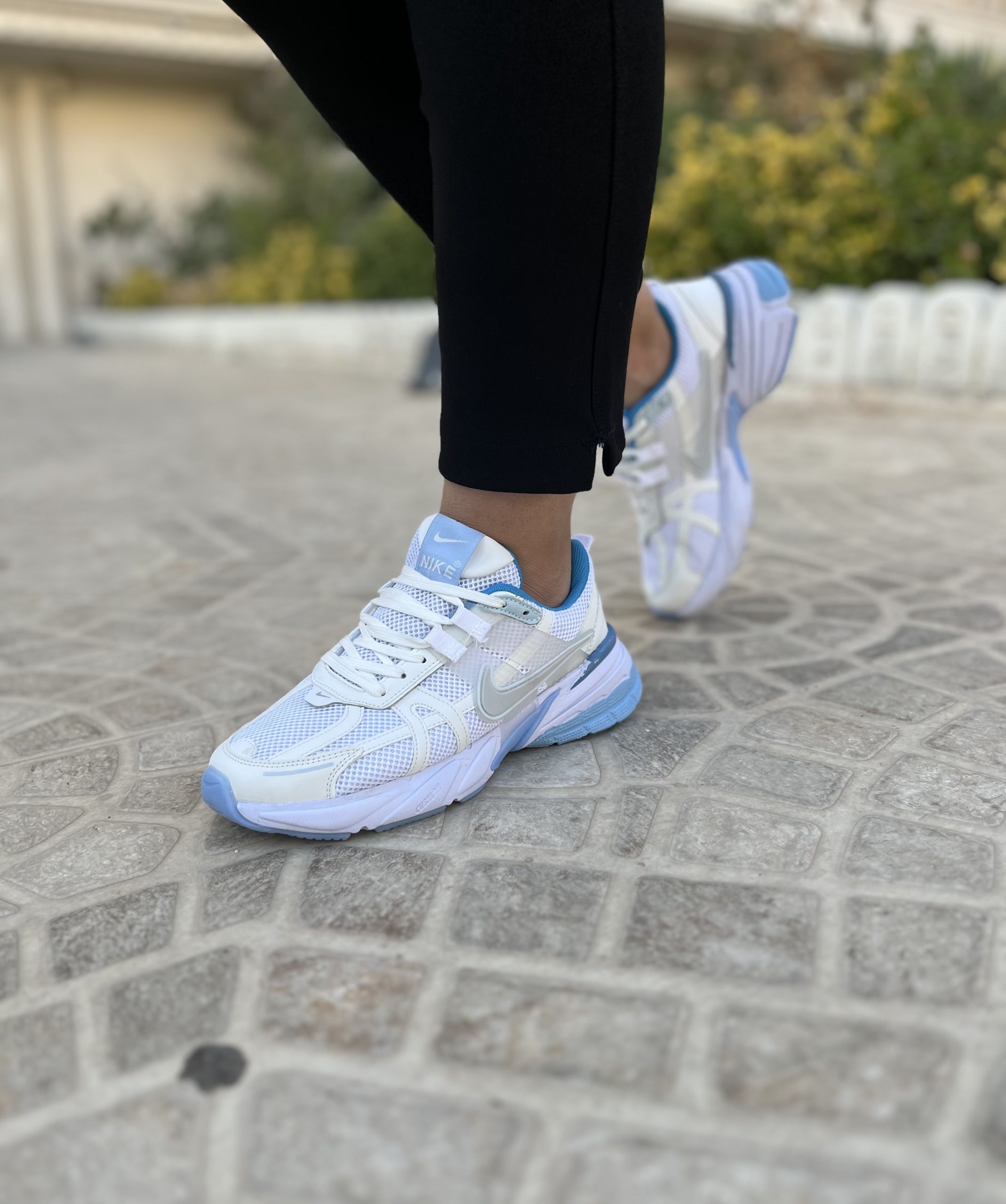 IMG_3685 نایکی v2k سفید آبی